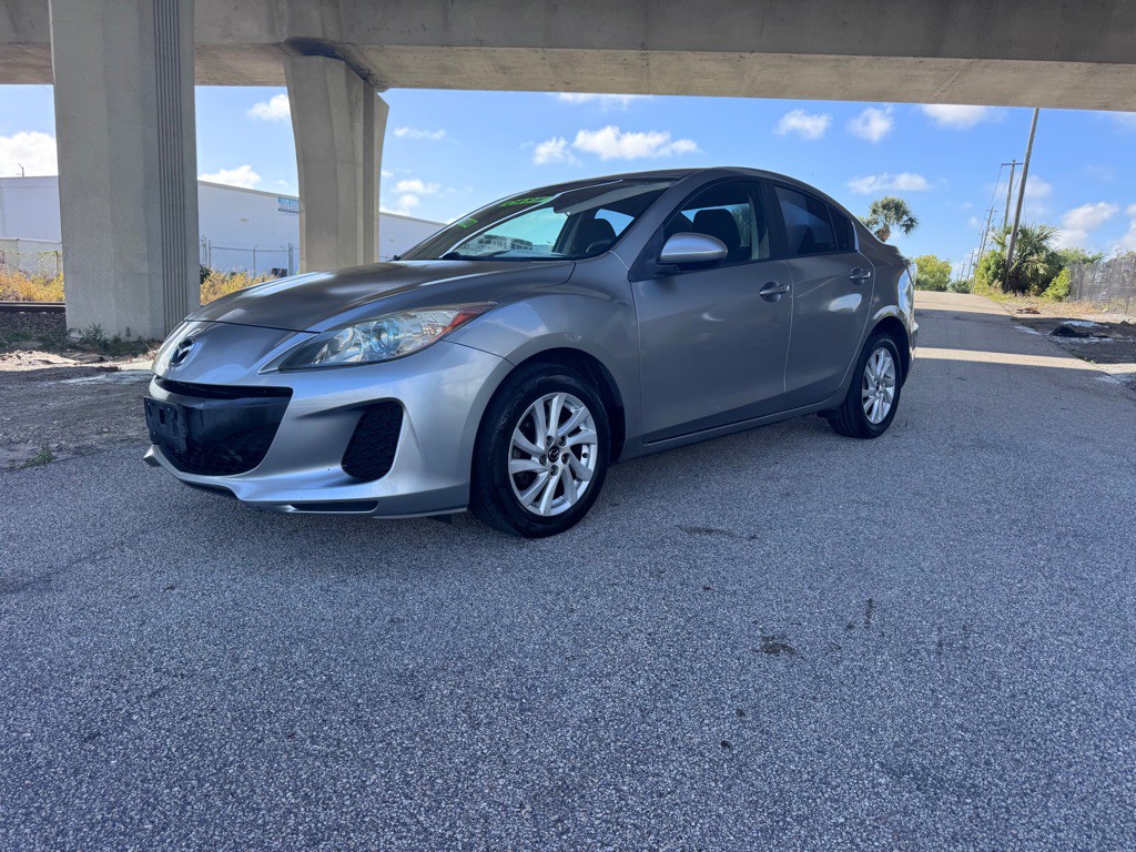 2013 Mazda Mazda3 Image 1