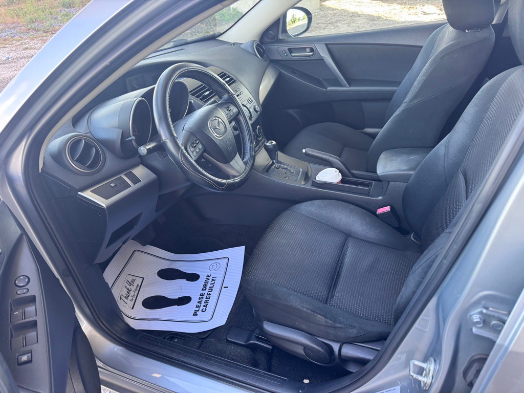 2013 Mazda Mazda3 Image 11