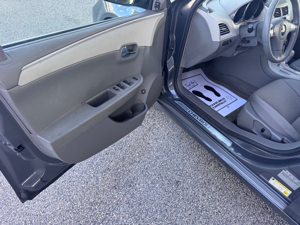 2009 Chevrolet Malibu Image 8