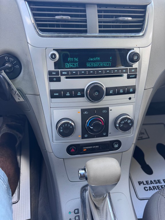 2009 Chevrolet Malibu Image 14