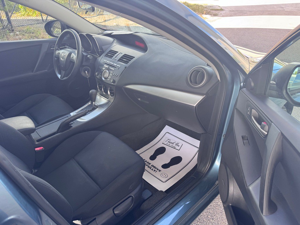2010 Mazda Mazda3 Image 13