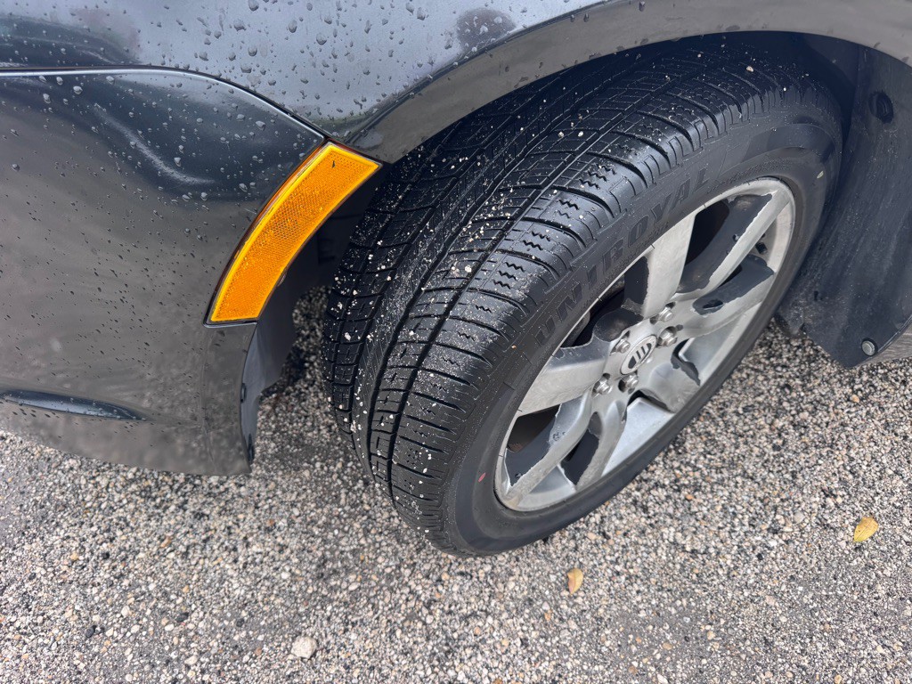 2010 Mercury Milan Image 6