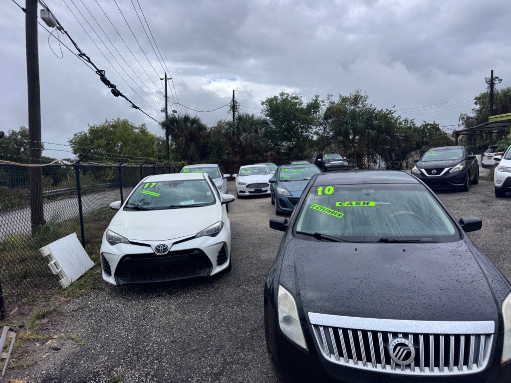 2010 Mercury Milan Image 16