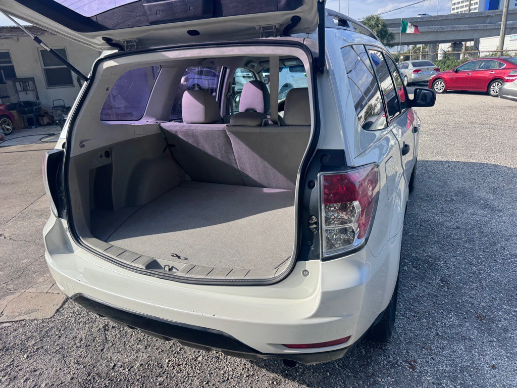 2011 Subaru Forester Image 9