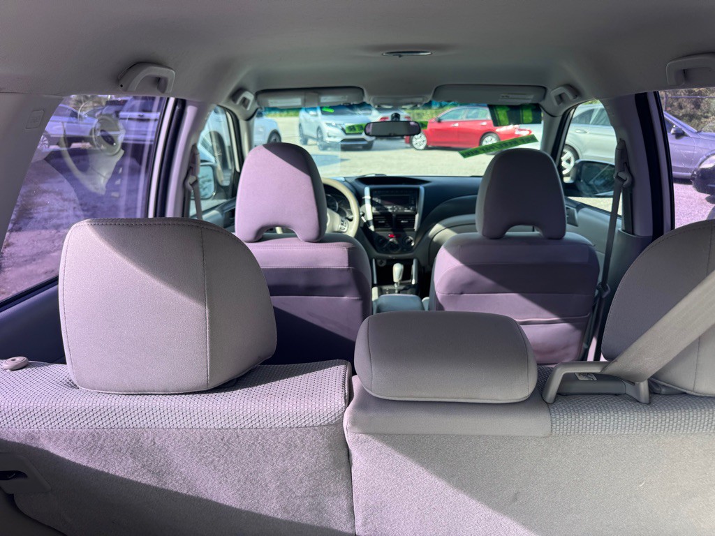2011 Subaru Forester Image 10