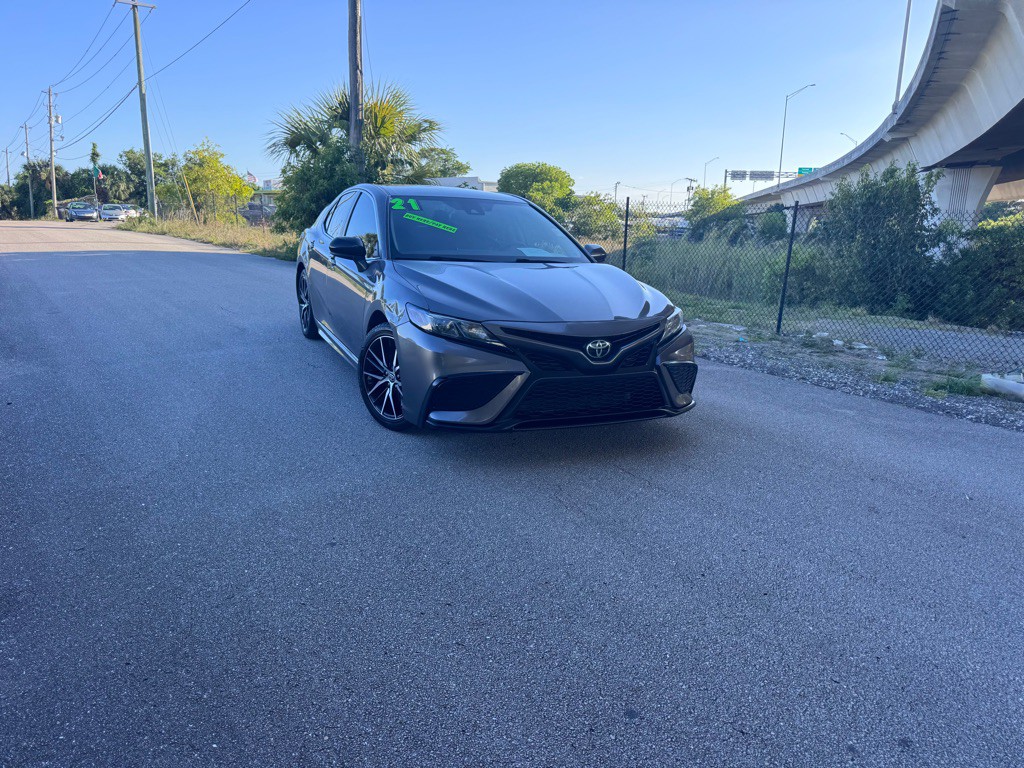 2021 Toyota Camry Image 3