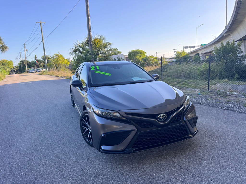 2021 Toyota Camry Image 9