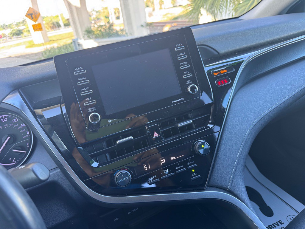 2021 Toyota Camry Image 15