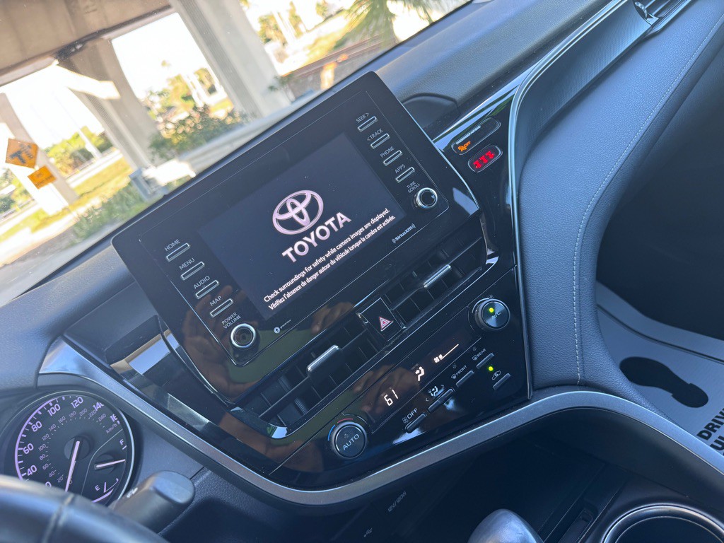 2021 Toyota Camry Image 21