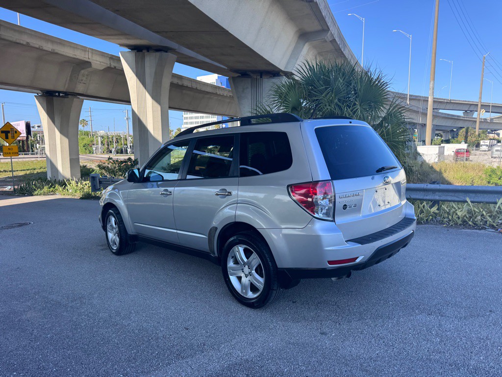 2010 Subaru Forester Image 11
