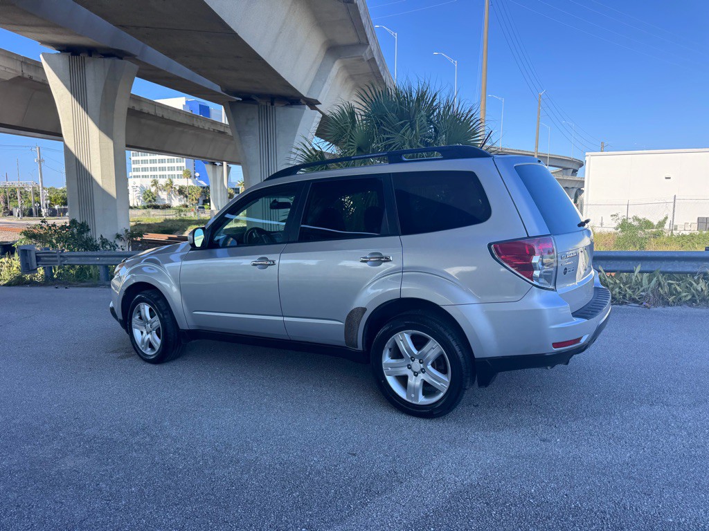 2010 Subaru Forester Image 12