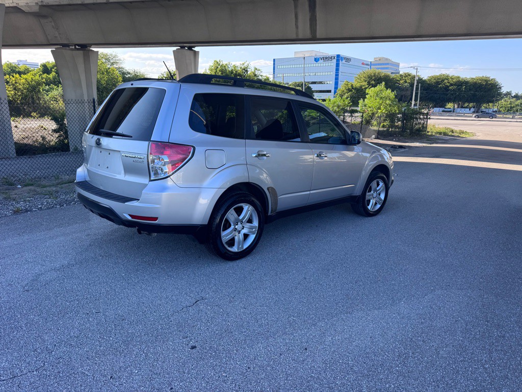 2010 Subaru Forester Image 25