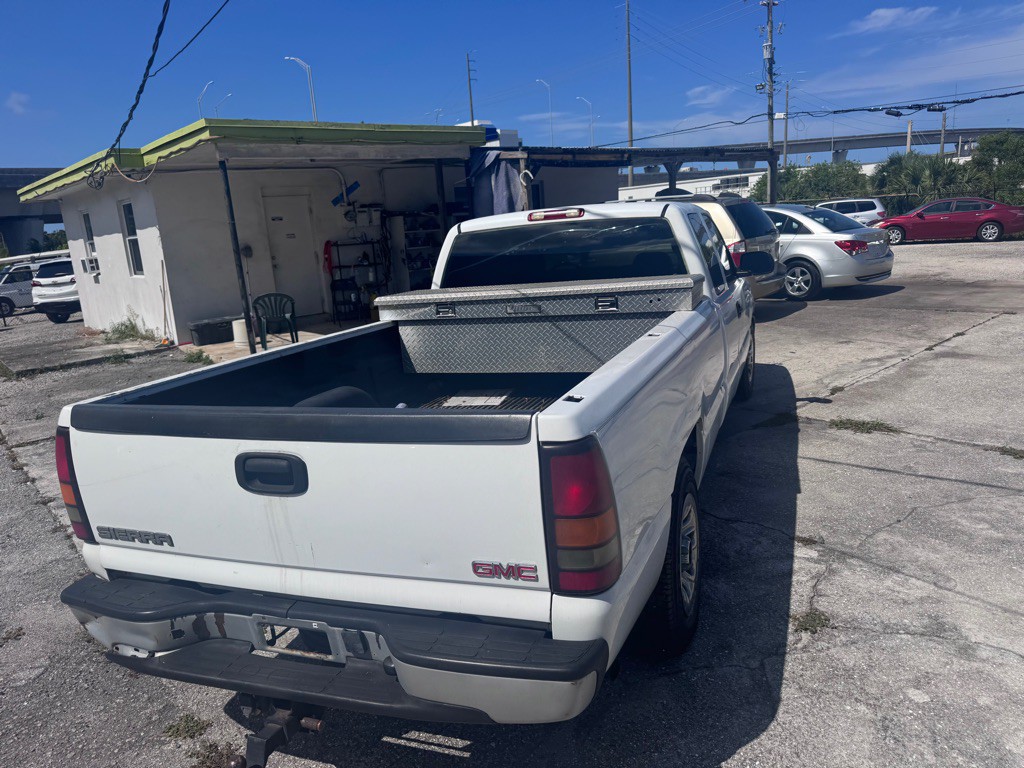 2005 GMC Sierra Image 5