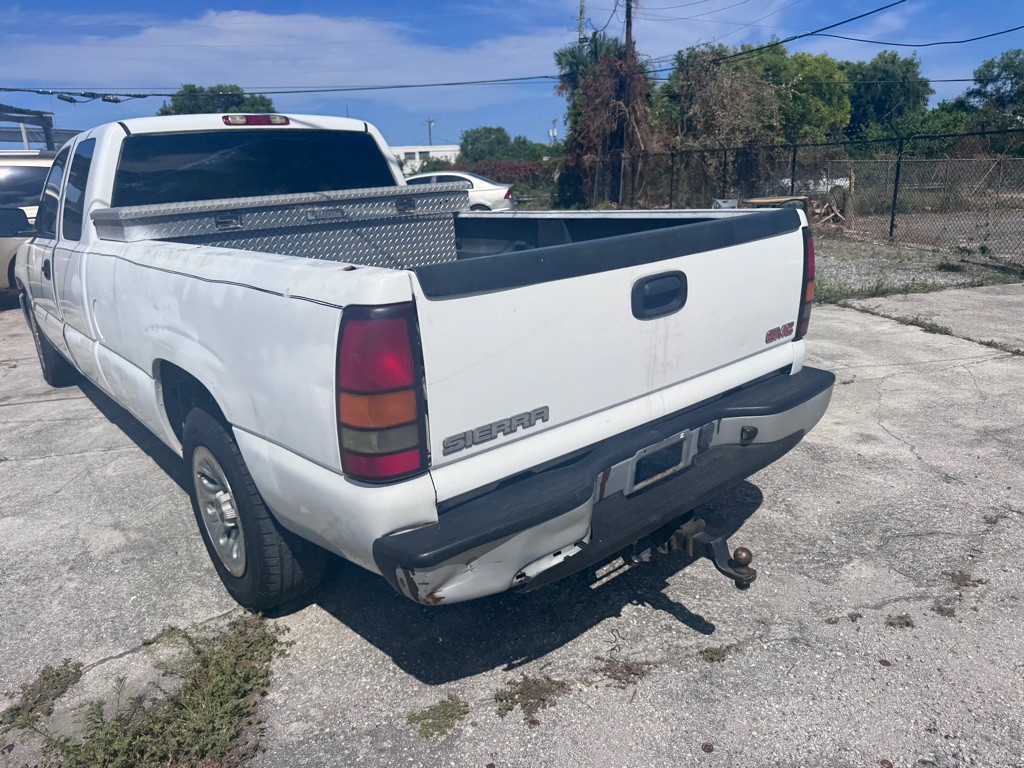2005 GMC Sierra Image 8
