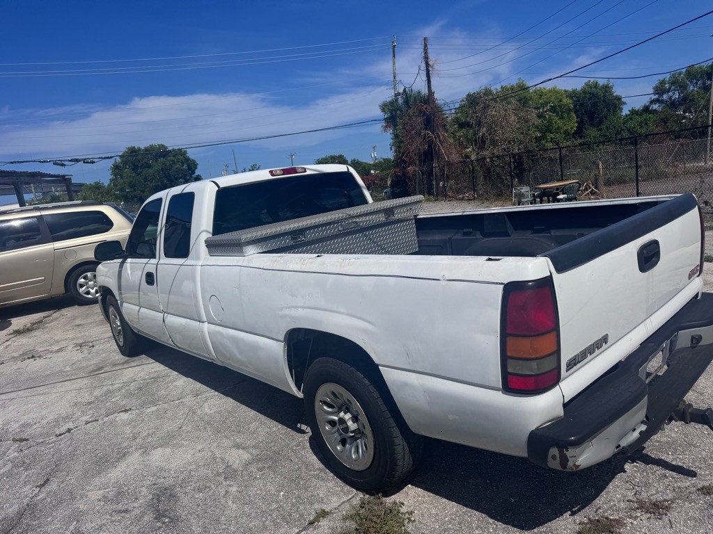 2005 GMC Sierra Image 9
