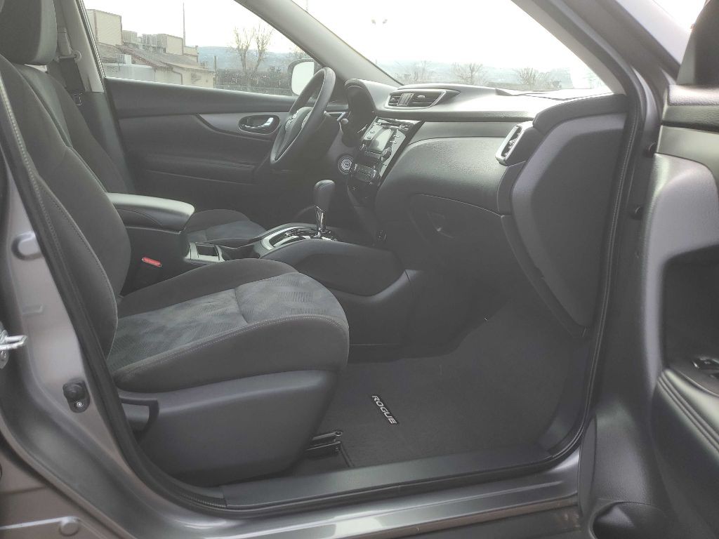 2016 Nissan Rogue Image 9