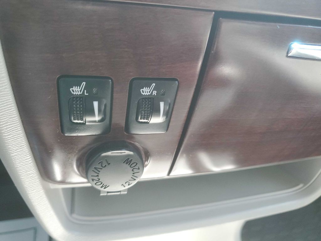2013 Toyota Sienna Image 12