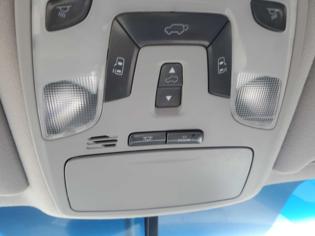 2013 Toyota Sienna Image 14