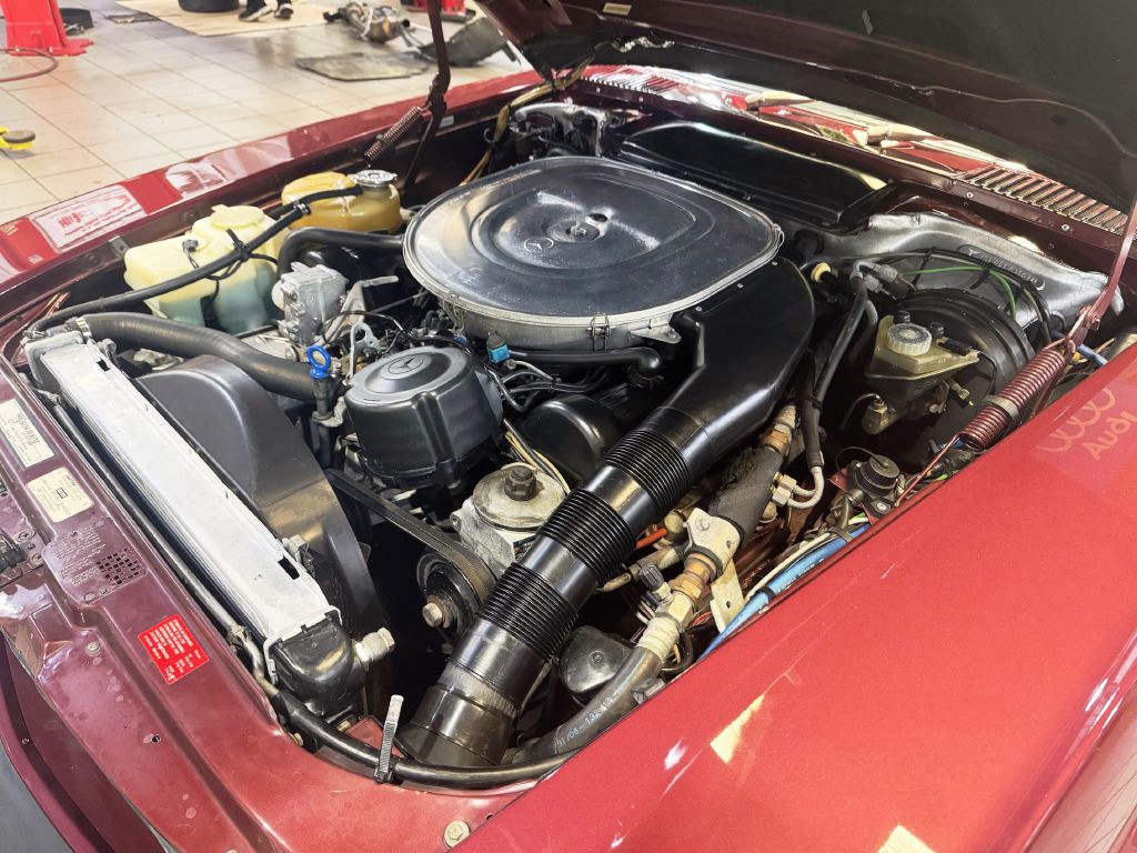 1987 Mercedes-Benz 560-Class Image 25