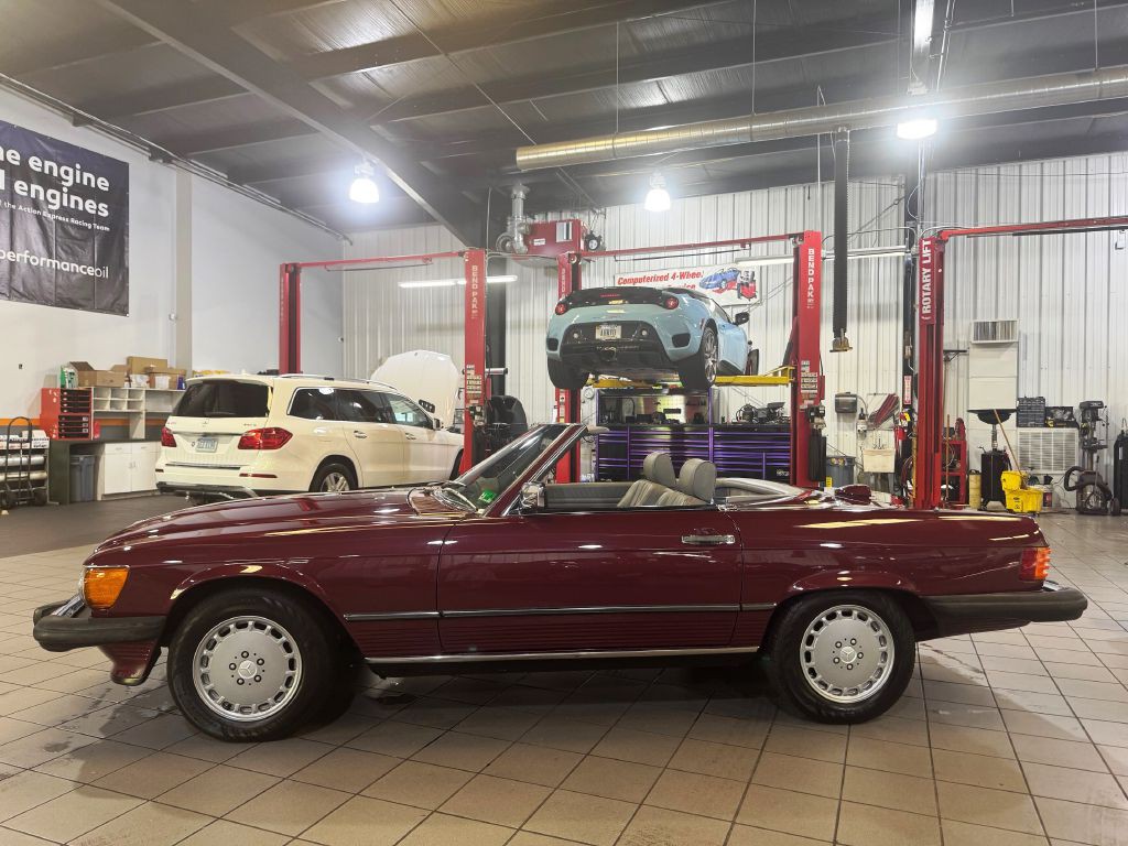 1987 Mercedes-Benz 560-Class Image 32