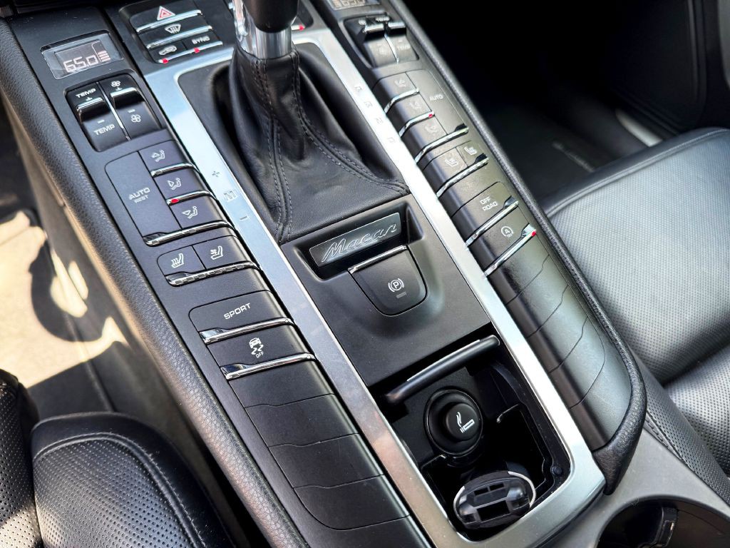 2015 Porsche Macan Image 13