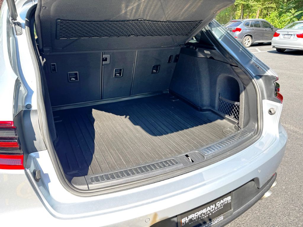 2015 Porsche Macan Image 20