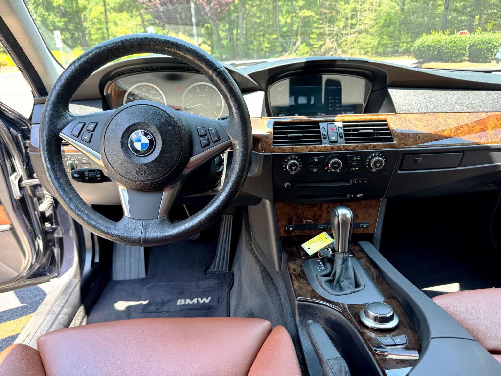2007 BMW 5 Series Image 11