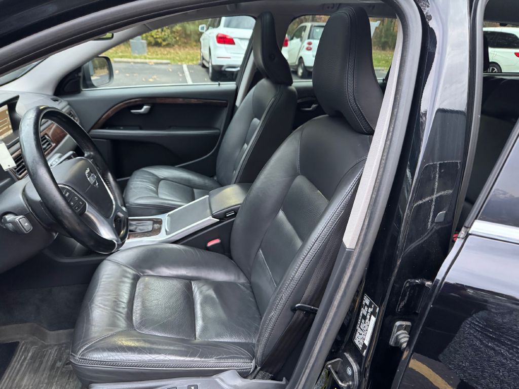 2013 Volvo XC70 Image 11