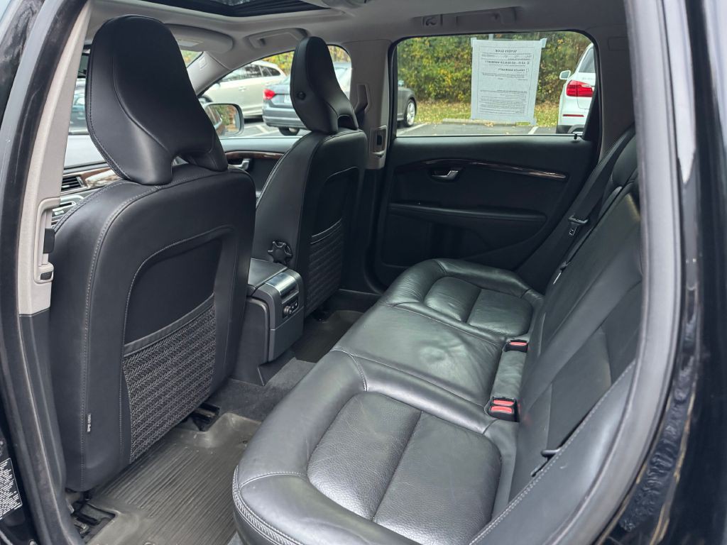 2013 Volvo XC70 Image 13