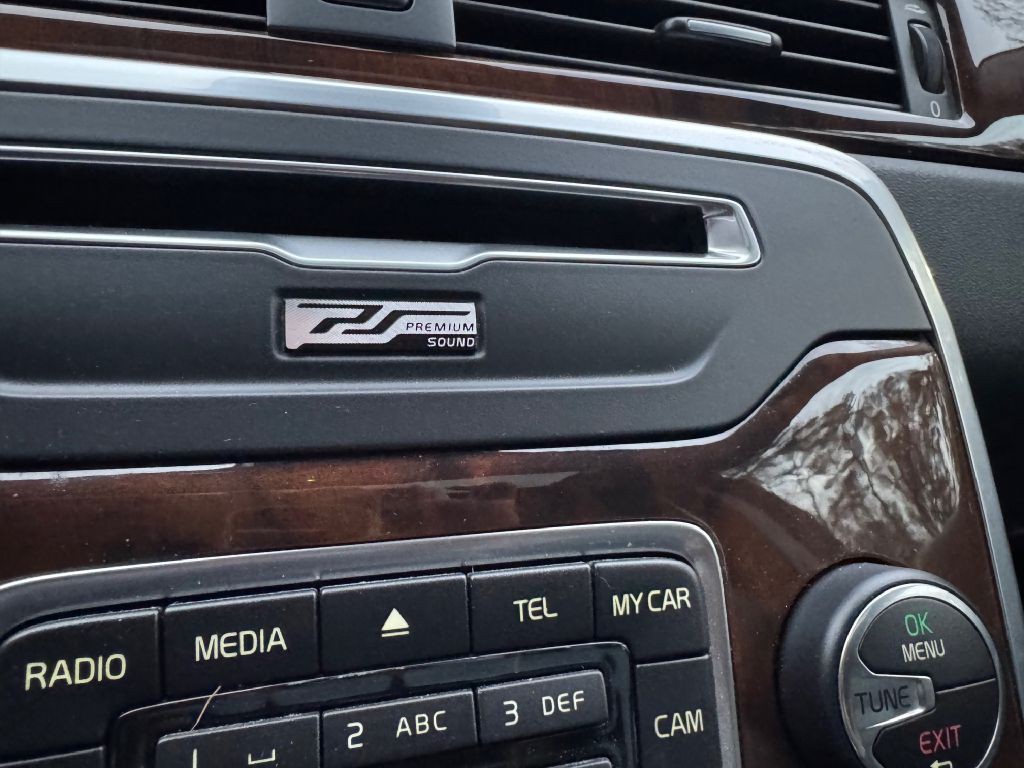 2013 Volvo XC70 Image 20