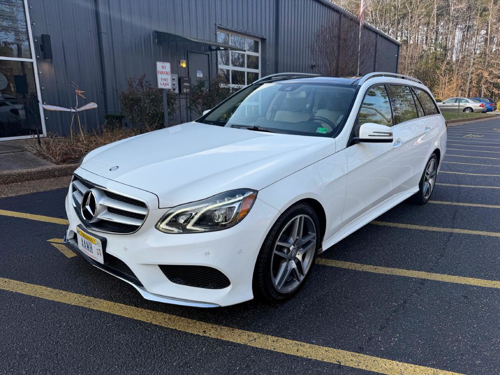 2016 Mercedes-Benz E-Class Image 3