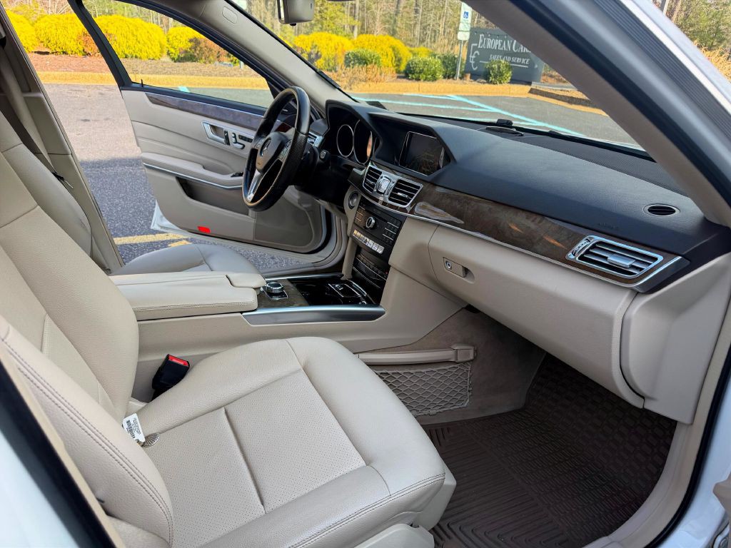 2016 Mercedes-Benz E-Class Image 13