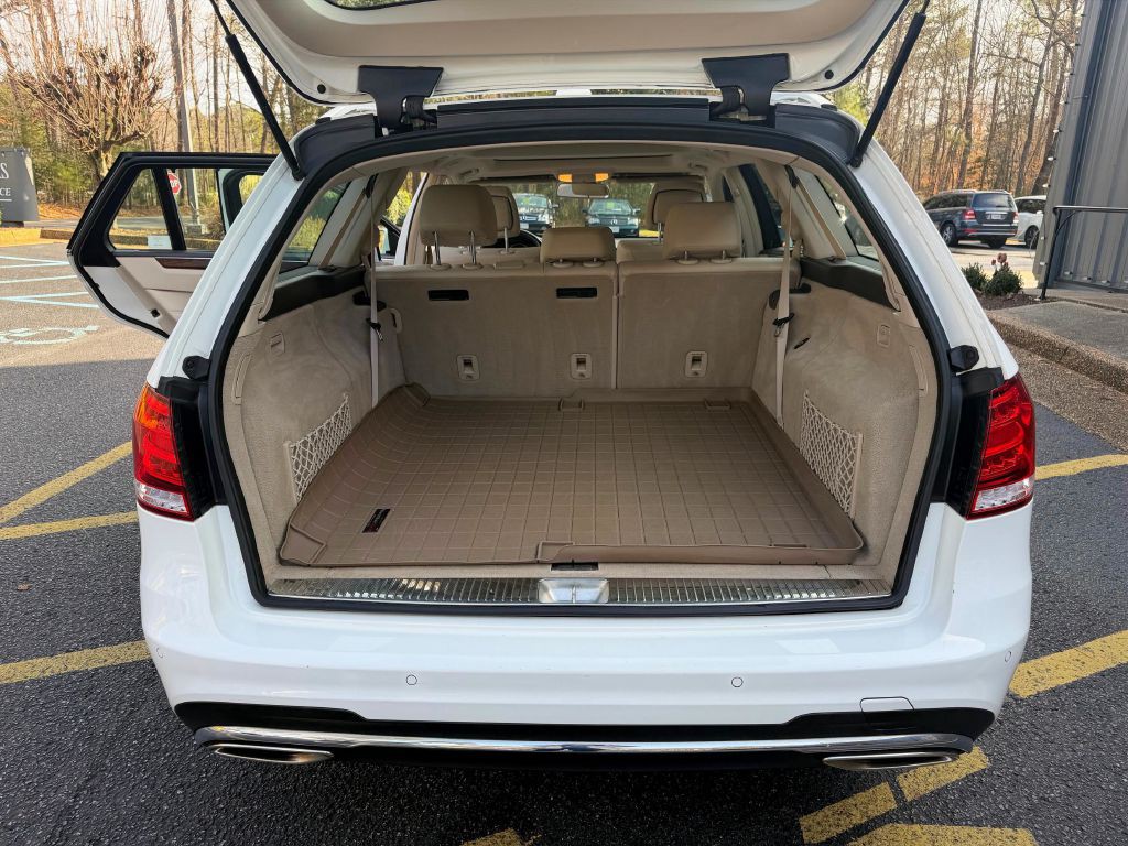 2016 Mercedes-Benz E-Class Image 15