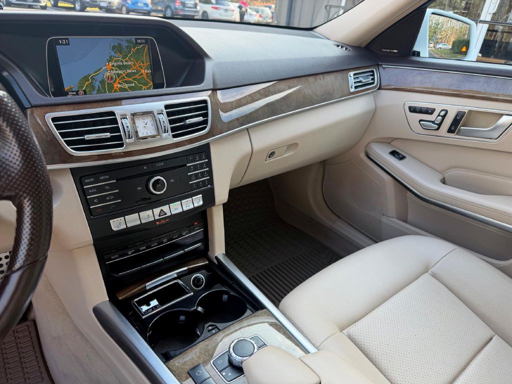 2016 Mercedes-Benz E-Class Image 17