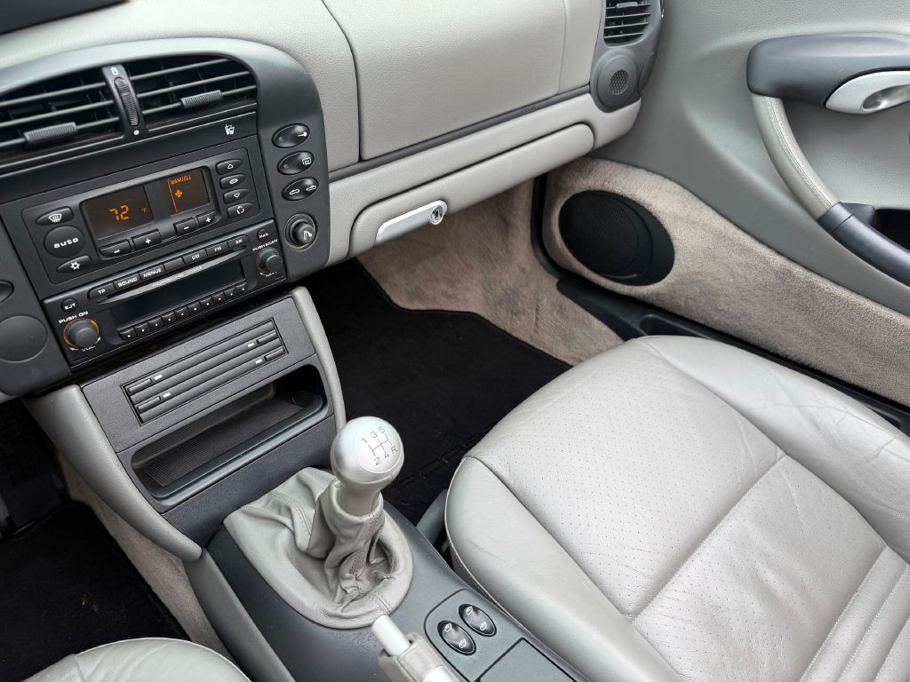 2004 Porsche Boxster Image 20