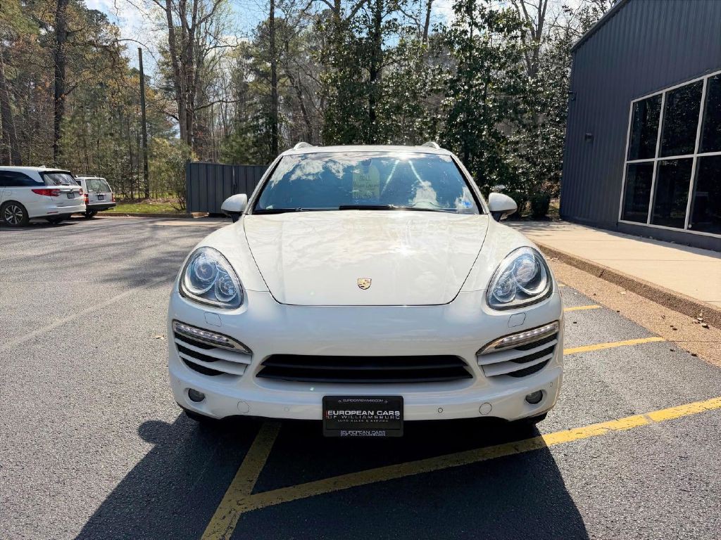 2011 Porsche Cayenne Image 2