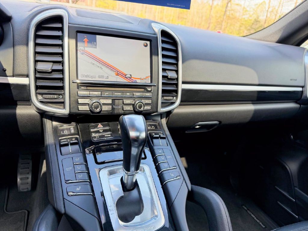 2011 Porsche Cayenne Image 11
