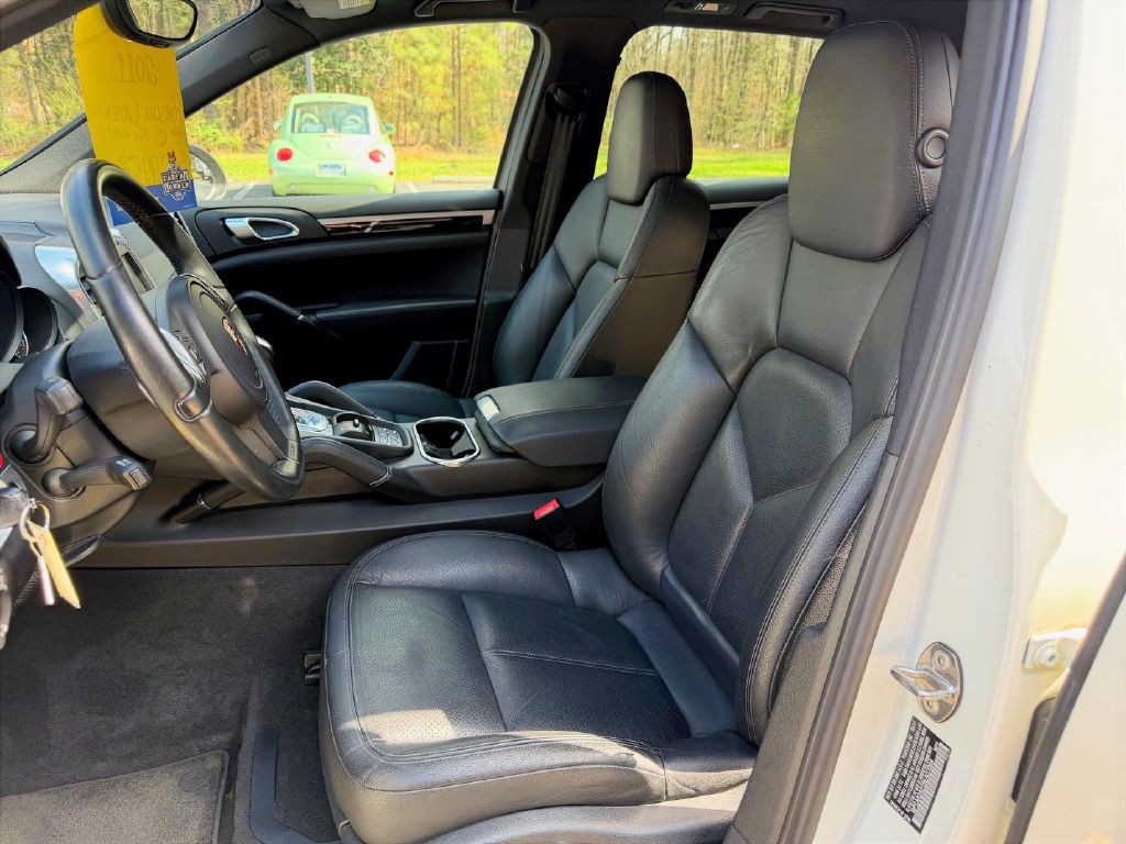 2011 Porsche Cayenne Image 12