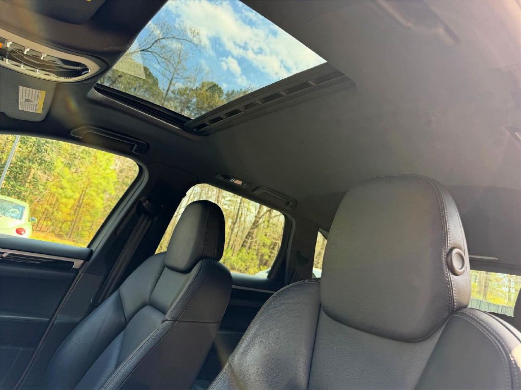 2011 Porsche Cayenne Image 14