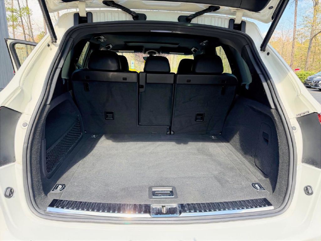 2011 Porsche Cayenne Image 17