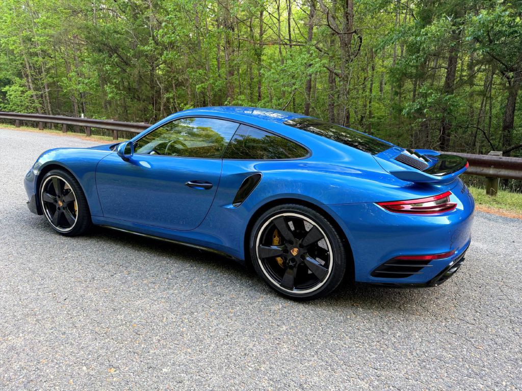 2018 Porsche 911 Image 6