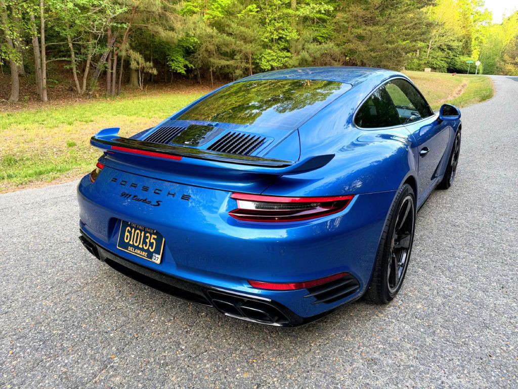 2018 Porsche 911 Image 10