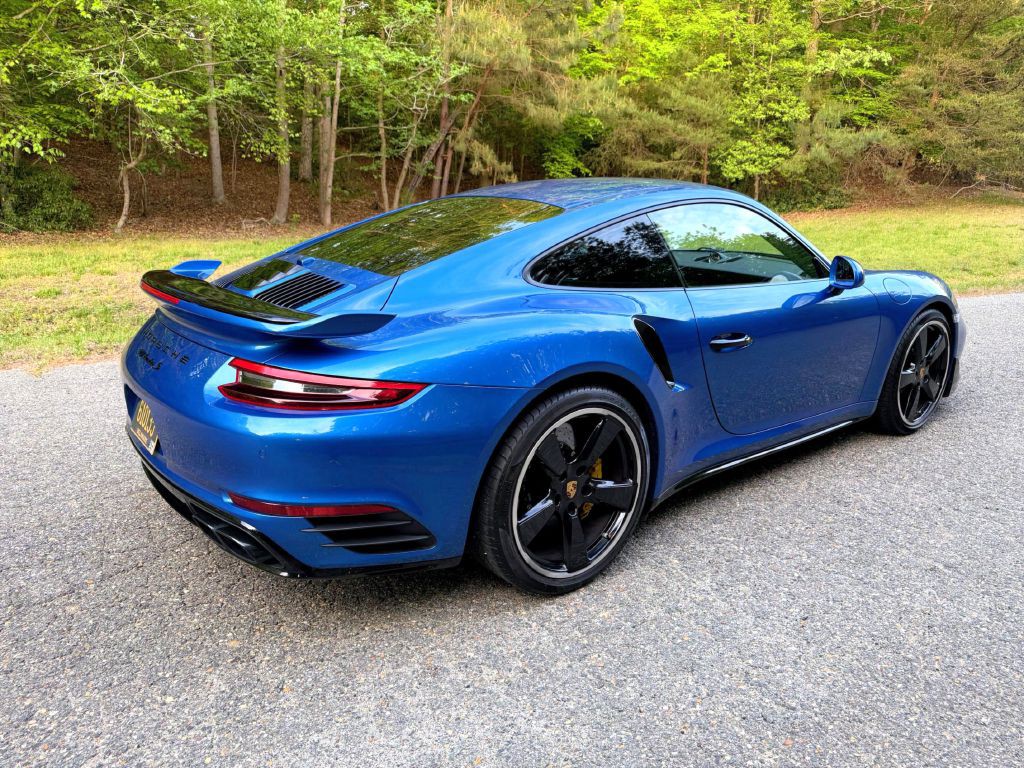 2018 Porsche 911 Image 11