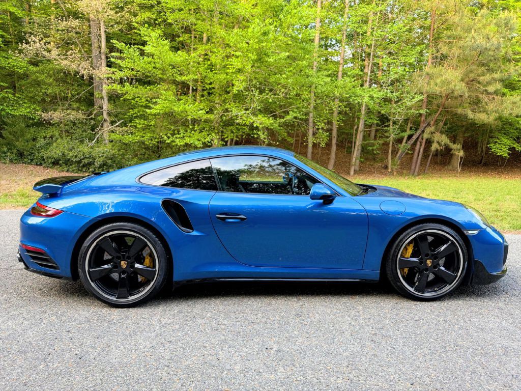 2018 Porsche 911 Image 12