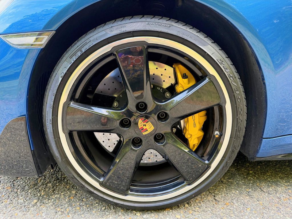 2018 Porsche 911 Image 22