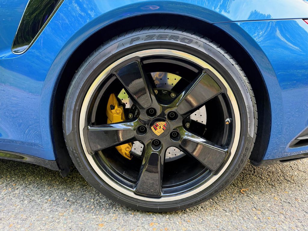 2018 Porsche 911 Image 23