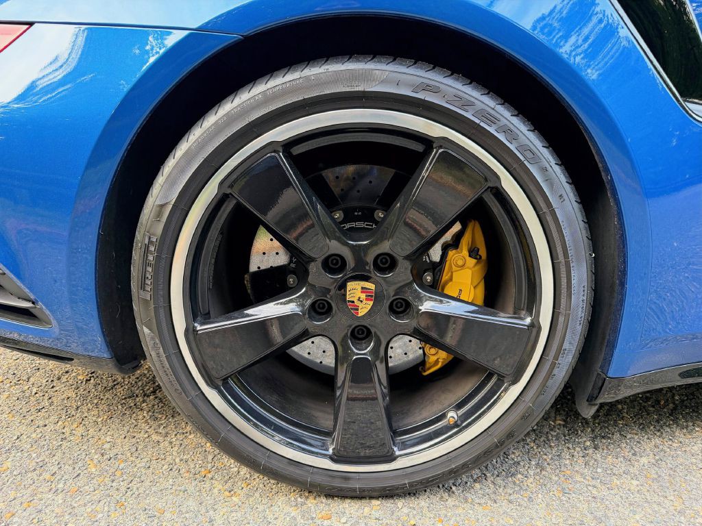2018 Porsche 911 Image 24