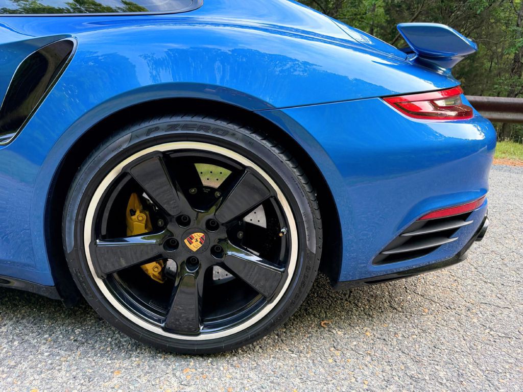 2018 Porsche 911 Image 29