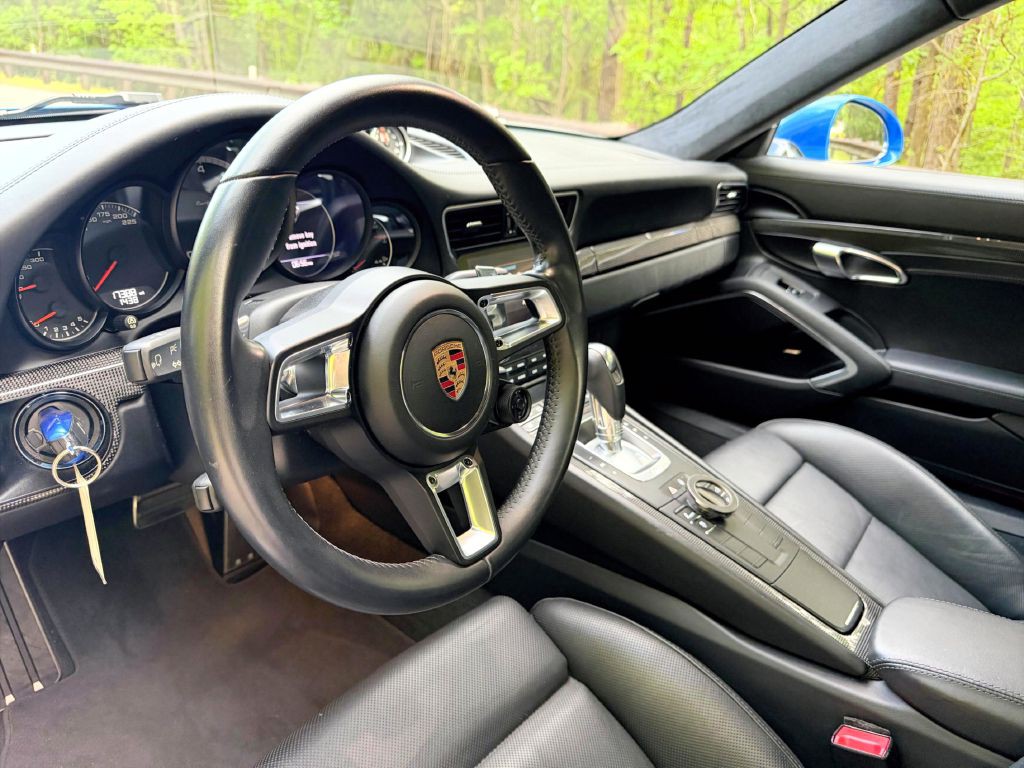 2018 Porsche 911 Image 64