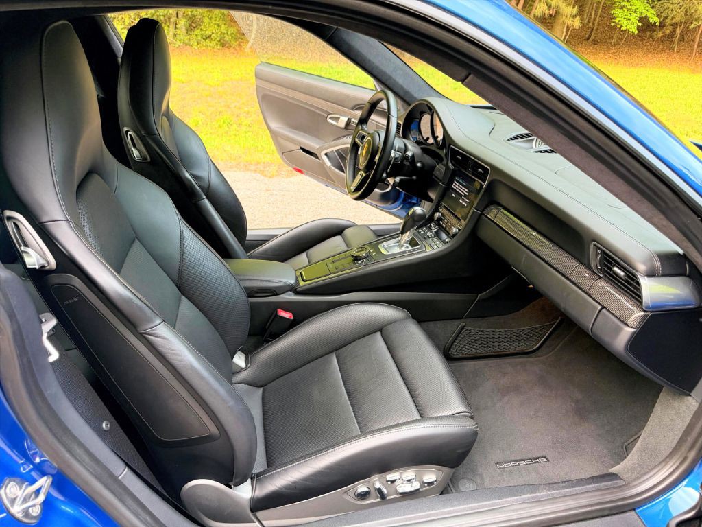 2018 Porsche 911 Image 65